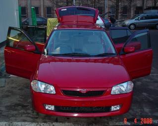 1998 Mazda Familia Pictures