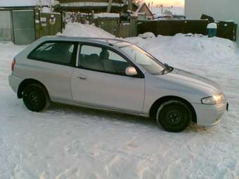 1998 Mazda Familia Images