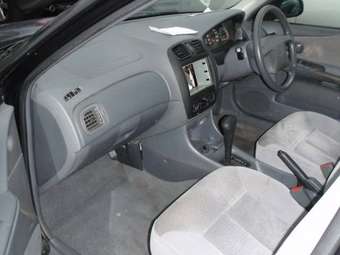 1998 Mazda Familia Images