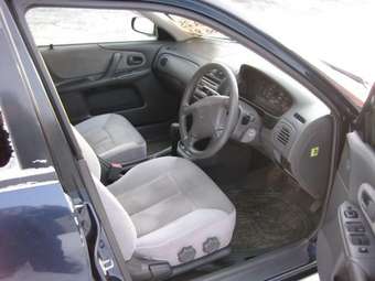 1998 Mazda Familia Photos