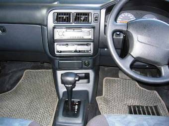 1999 Mazda Familia Photos