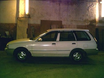 1999 Mazda Familia Pics