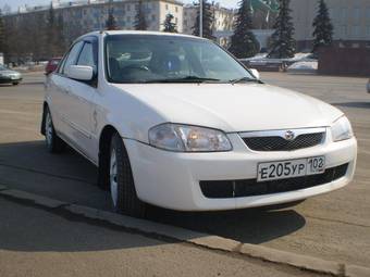 1999 Mazda Familia Photos