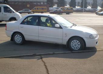 1999 Mazda Familia Photos
