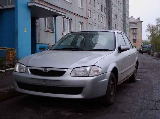 2000 Mazda Familia