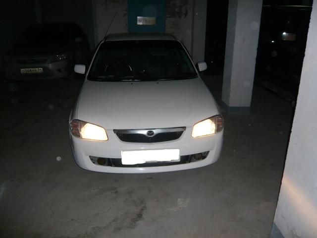 2000 Mazda Familia