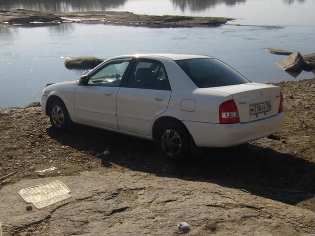 2000 Mazda Familia