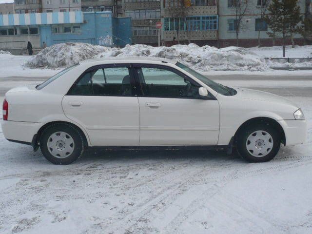 2000 Mazda Familia
