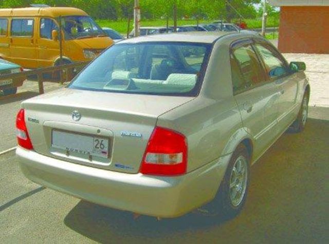 2000 Mazda Familia