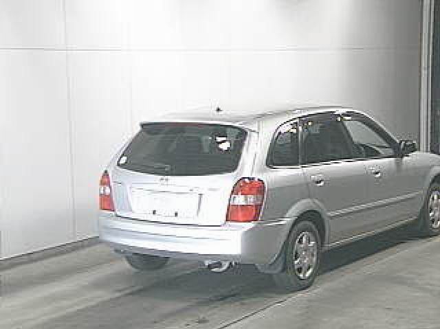 2000 Mazda Familia Pictures