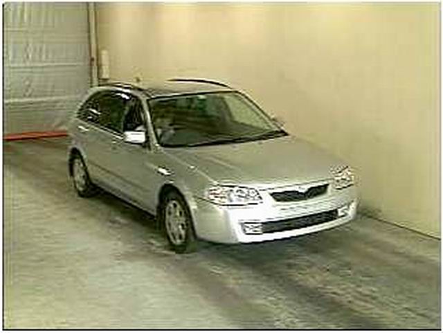 2000 Mazda Familia Pictures
