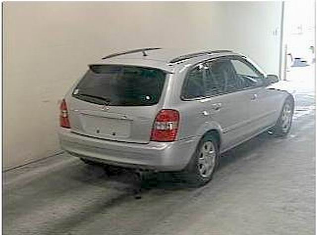 2000 Mazda Familia Photos