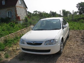 2000 Mazda Familia Pics