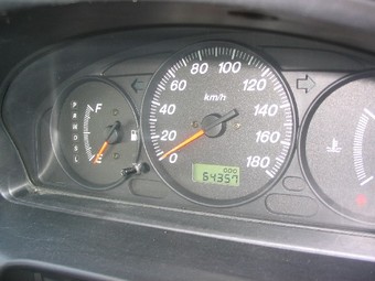2000 Mazda Familia Pictures