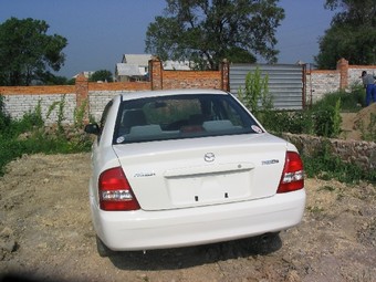 2000 Mazda Familia Pictures