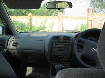 2000 Mazda Familia Photos