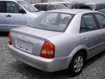 2000 Mazda Familia Pictures