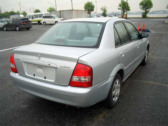 2000 Mazda Familia Pictures