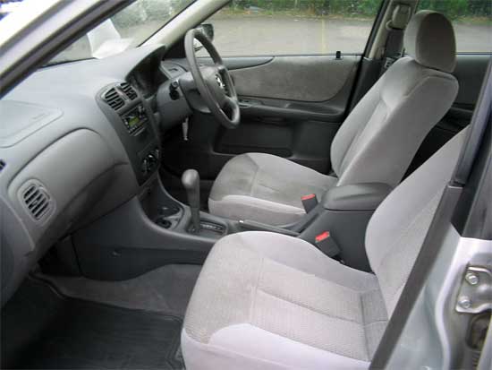 2000 Mazda Familia Photos