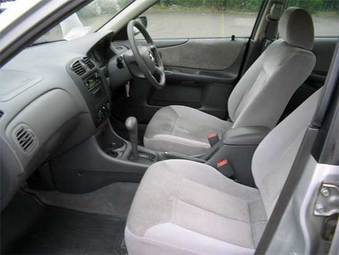 2000 Mazda Familia Images