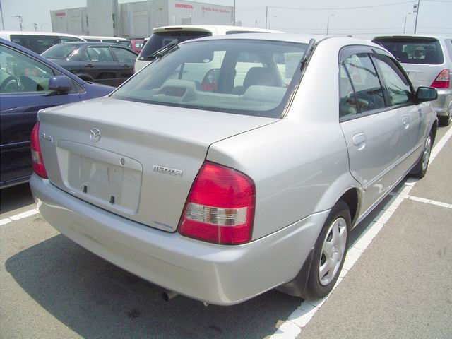 2000 Mazda Familia Pictures