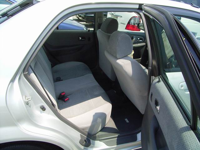2000 Mazda Familia Pictures