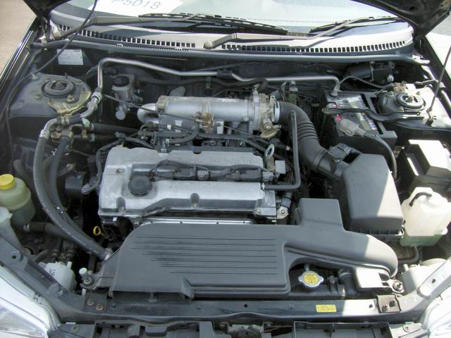 2000 Mazda Familia Pictures