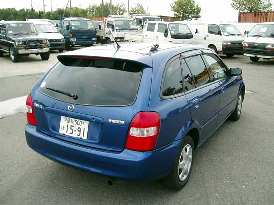 2000 Mazda Familia Photos