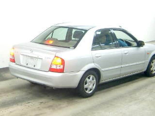 2000 Mazda Familia Photos