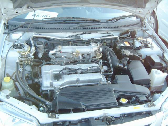 2000 Mazda Familia Photos