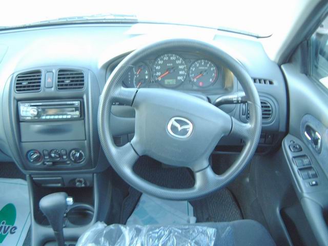 2000 Mazda Familia Photos