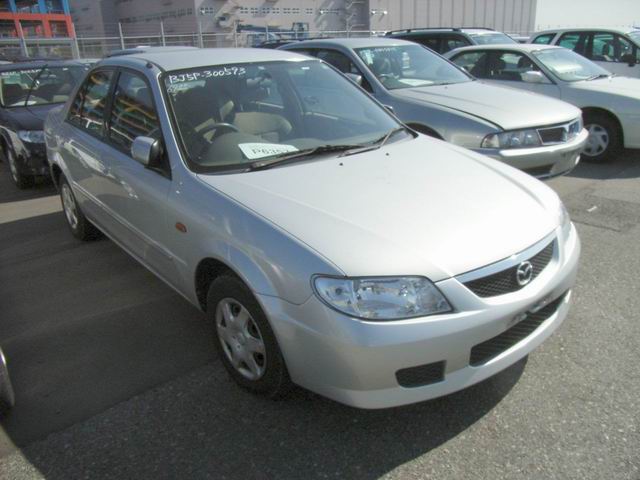 2000 Mazda Familia Pictures