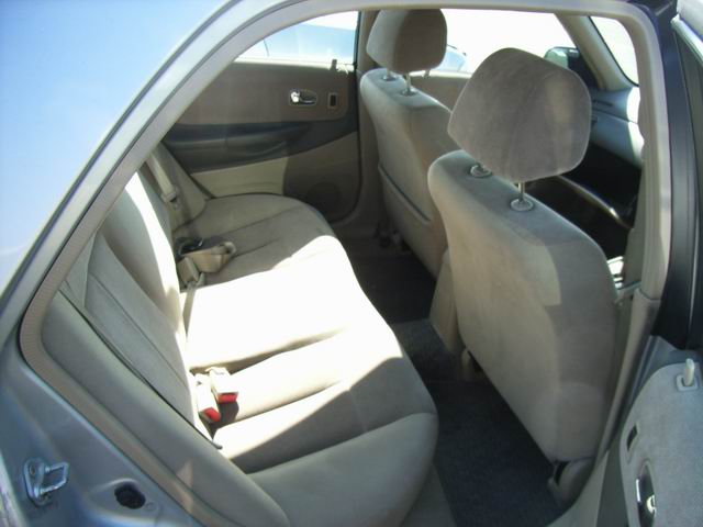 2000 Mazda Familia Pictures