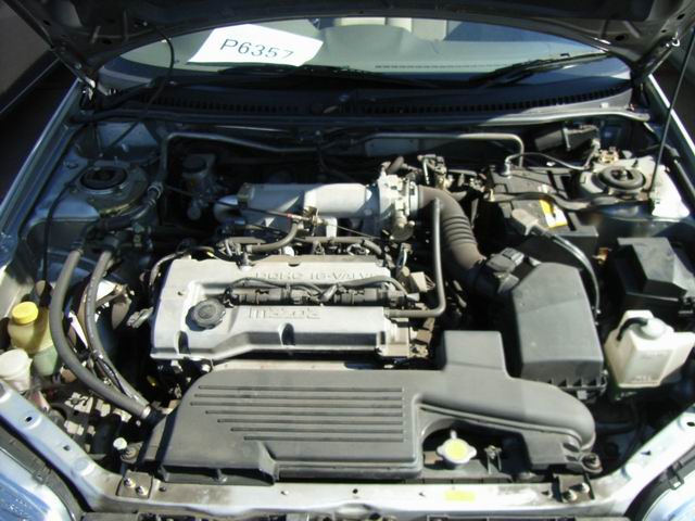 2000 Mazda Familia Pictures