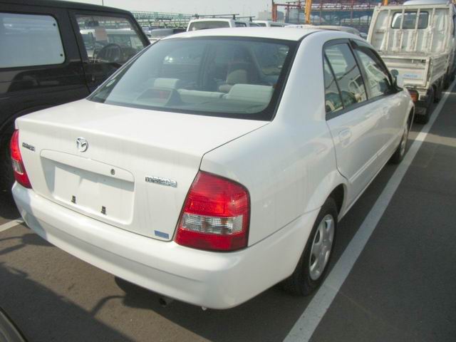 2000 Mazda Familia Pics