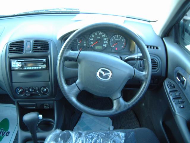 2000 Mazda Familia Photos