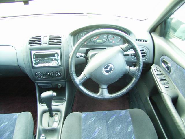 2000 Mazda Familia Photos