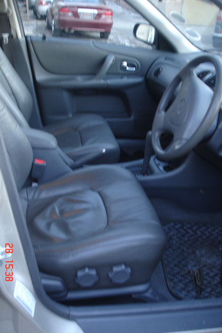 2000 Mazda Familia Pictures