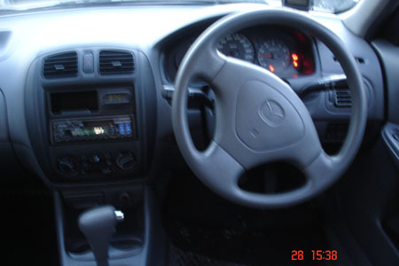 2000 Mazda Familia Photos