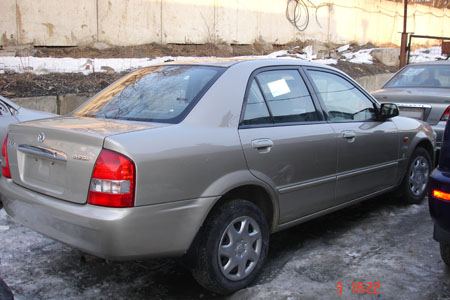 2000 Mazda Familia Pictures