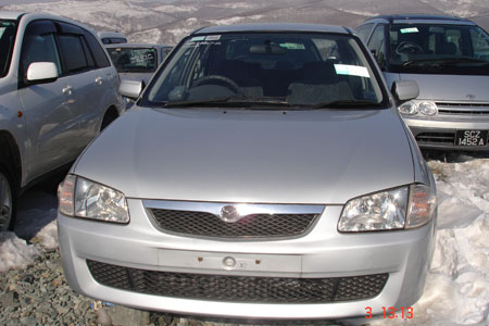 2000 Mazda Familia Photos