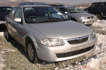 2000 Mazda Familia Pictures
