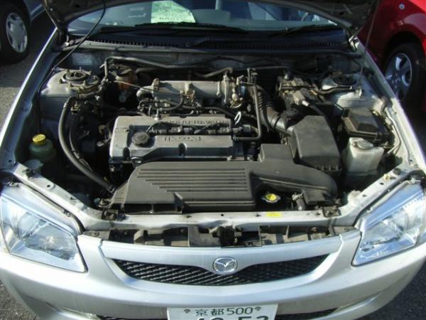 2000 Mazda Familia Photos