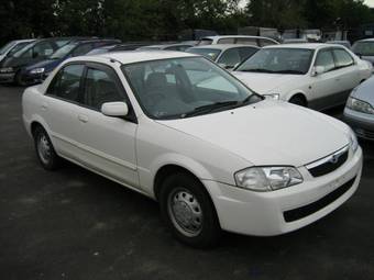 2000 Mazda Familia Pics