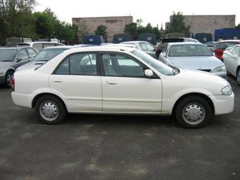 2000 Mazda Familia Pictures