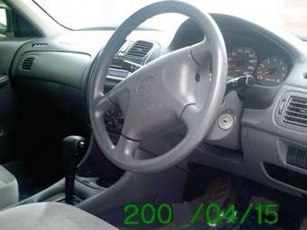 2000 Mazda Familia Photos