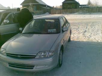 2000 Mazda Familia Pictures