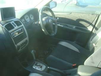 2000 Mazda Familia Pictures