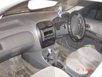 2000 Mazda Familia Photos