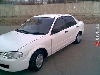 2000 Mazda Familia Pics